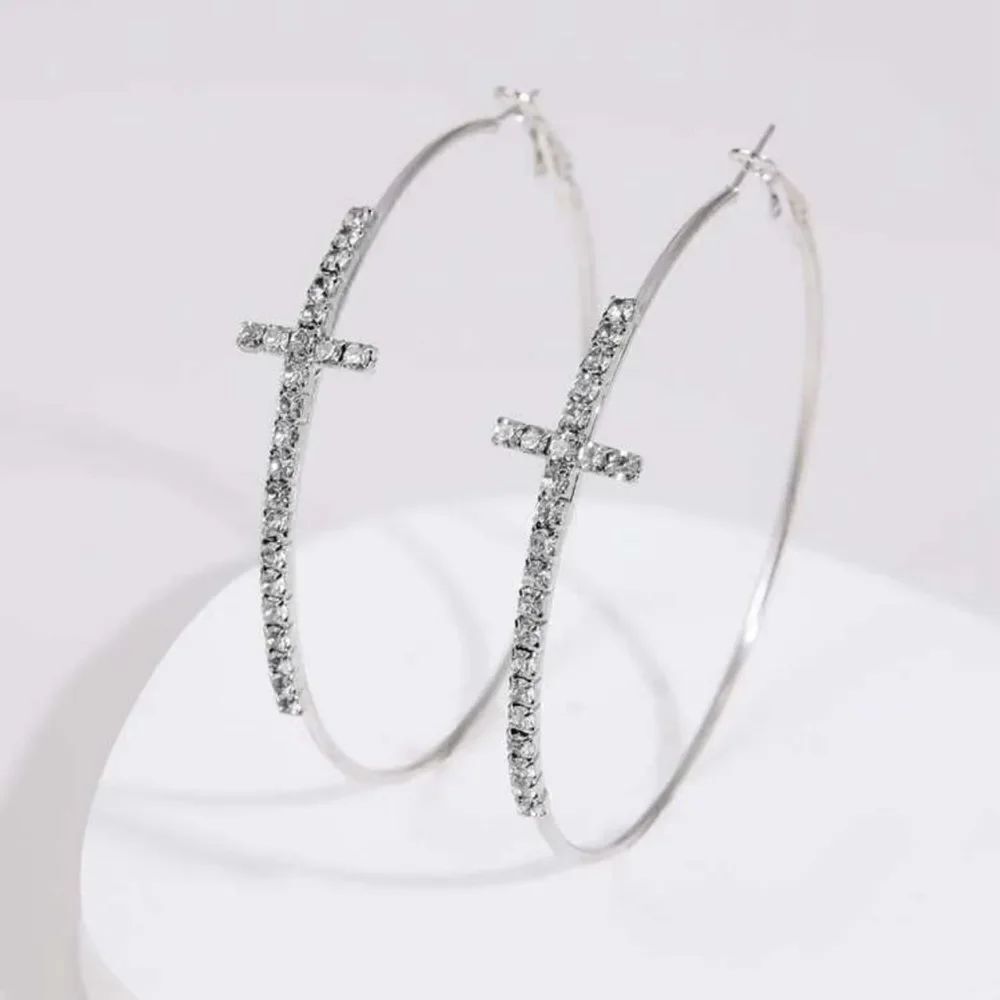 cross hoop earrings A780